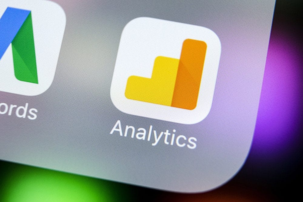 Google Analytics Icon auf Smartphone zu sehen